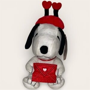 NWT Hallmark Snoopy Peanuts Valentine's Day Plush